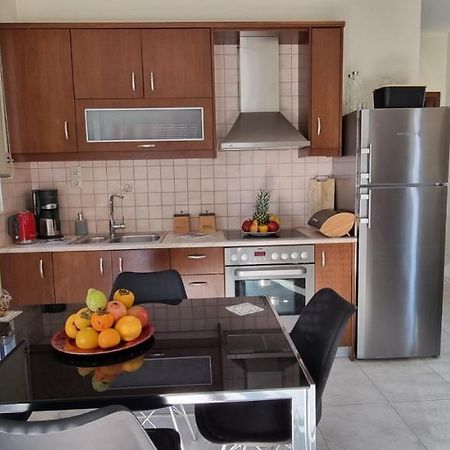 Bright & Modern Apt With View Heraklion  Bagian luar foto