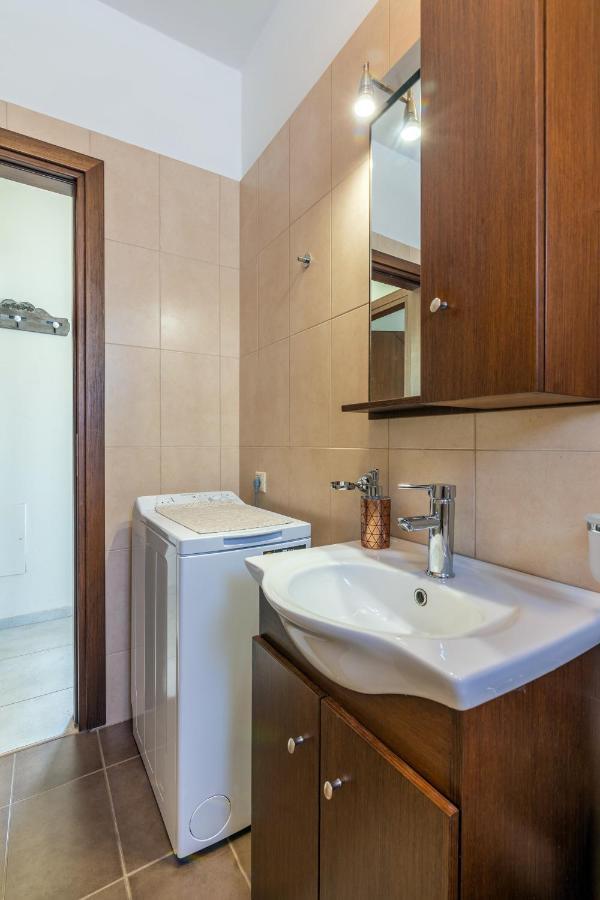 Bright & Modern Apt With View Heraklion  Bagian luar foto