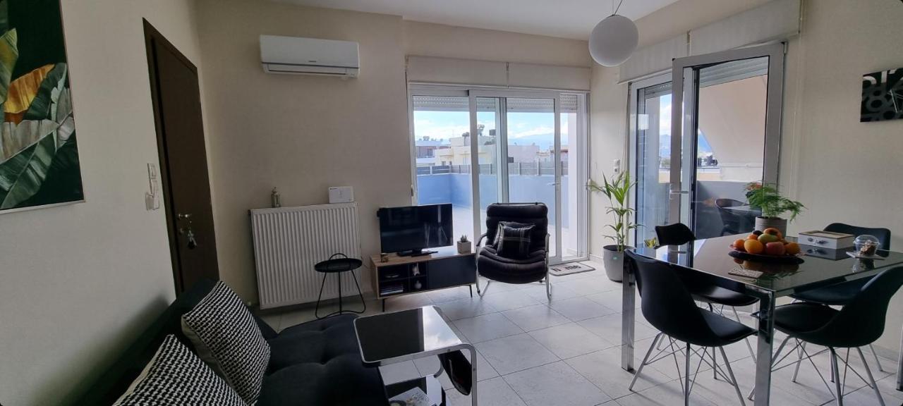 Bright & Modern Apt With View Heraklion  Bagian luar foto