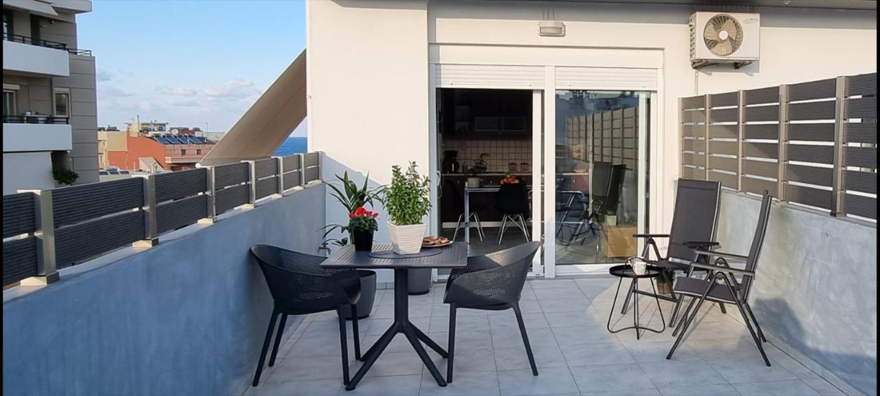 Bright & Modern Apt With View Heraklion  Bagian luar foto
