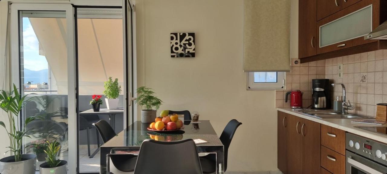 Bright & Modern Apt With View Heraklion  Bagian luar foto