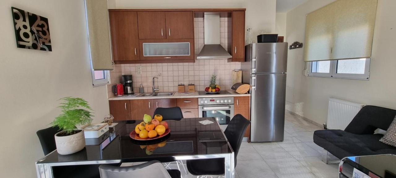 Bright & Modern Apt With View Heraklion  Bagian luar foto